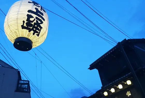 夜になるに連れ...