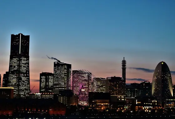 みなとみらい方面をみた夜景。太陽が沈み夜になる時間帯はさいこーです！