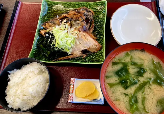 煮魚定食（鯛）