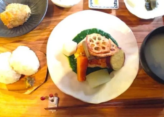 むすび膳
