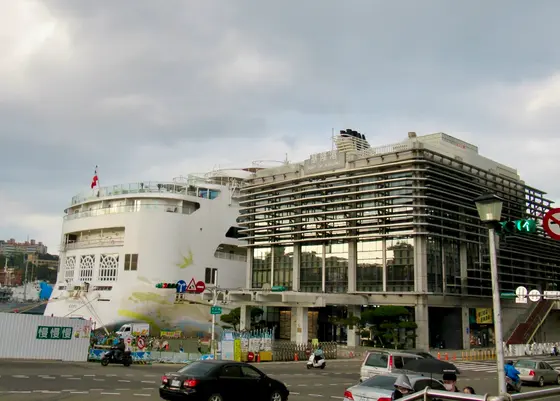 基隆港東岸国際ターミナル