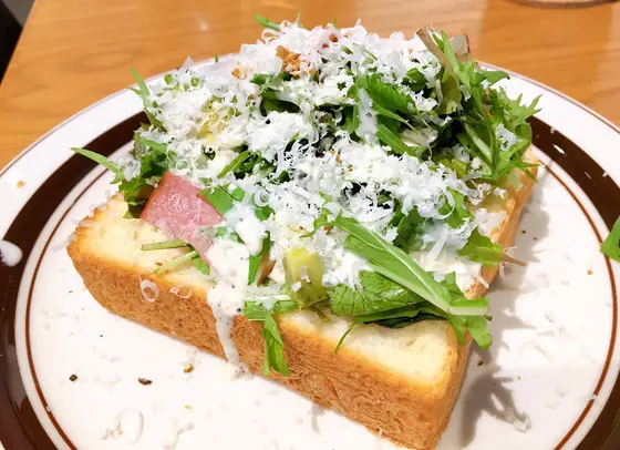 アボカド＆ベーコンシーザーサラダ