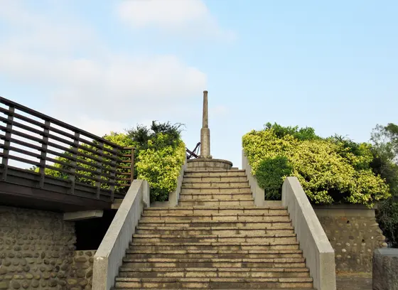 虎頭山公園　日露戰役望樓紀念碑