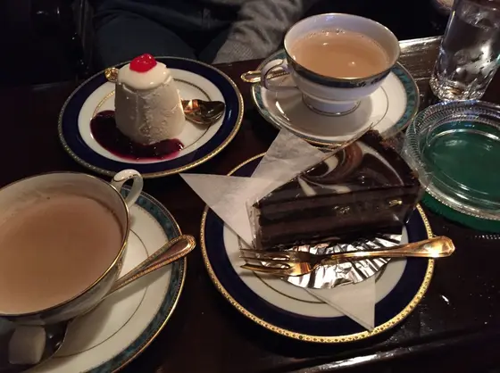 チョコレートケーキとムース