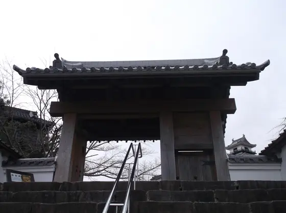 門