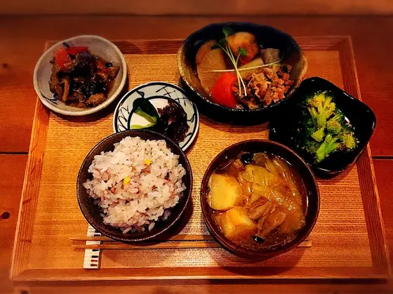 野菜中心の定食