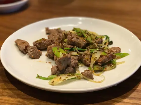 ラム肉の炒め物クミン風味