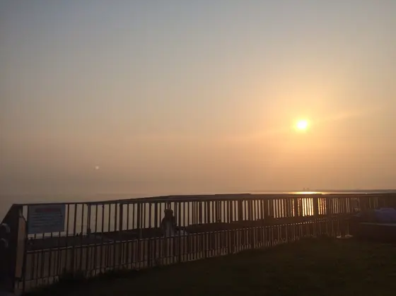 ちょうど夕日が見えました