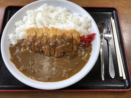 カツカレーは辛めかな