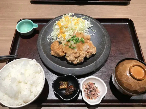 鳥の竜田揚げおろしポン酢定食