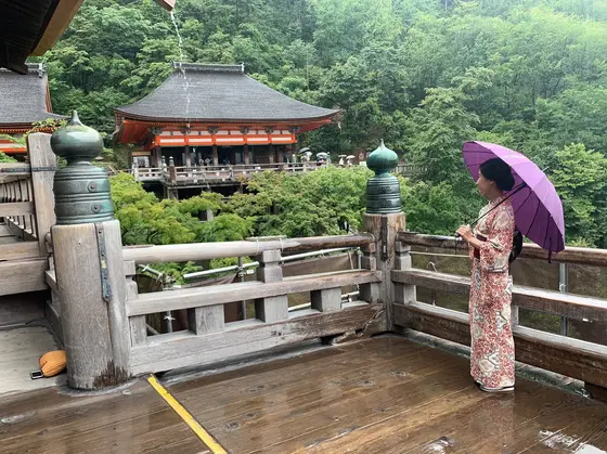 雨でも風情があります。