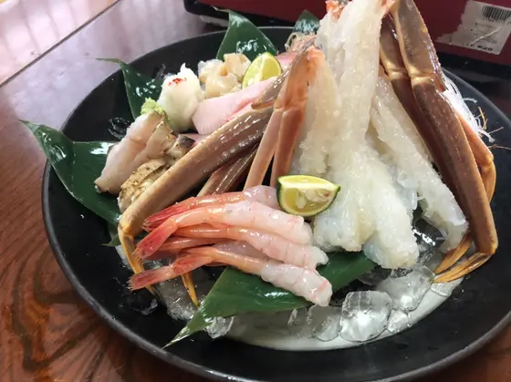 季節のお刺身と蟹のお刺身