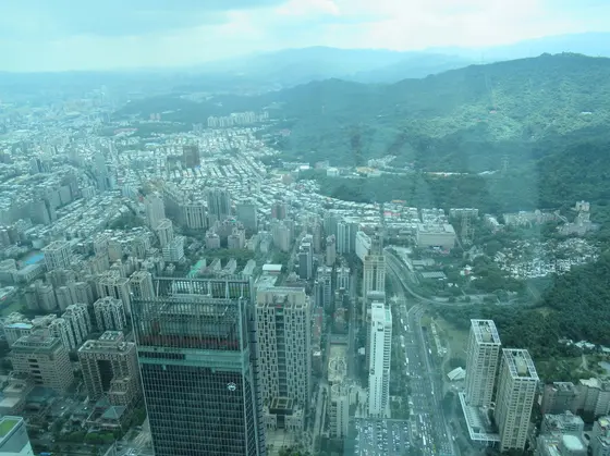 台北101展望台から台北市を望む