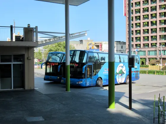 礁渓バスターミナル
