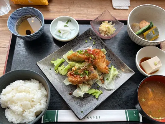 油淋魚　(ユウリンユイ)