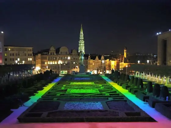 夜も楽しめるライトアップ