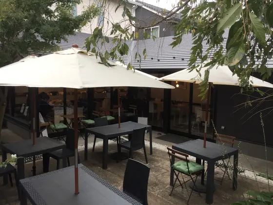 中庭はおしゃれなカフェ♪