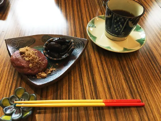 デザートもあって満足のランチプレート