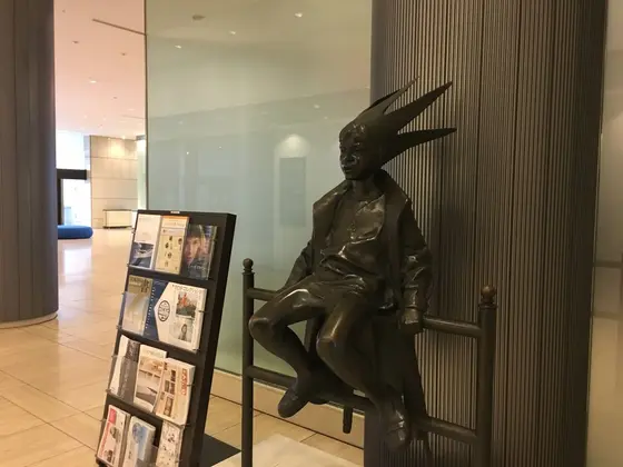 可愛い案内の？少年