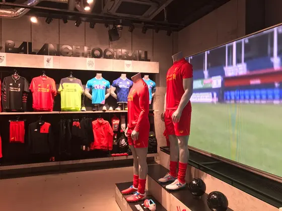 サッカーへ進出