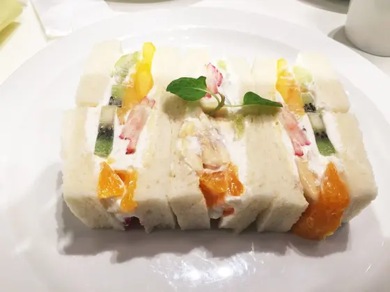 つい、フルーツサンドも