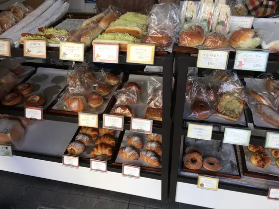 たくさんパンが並んでいます！