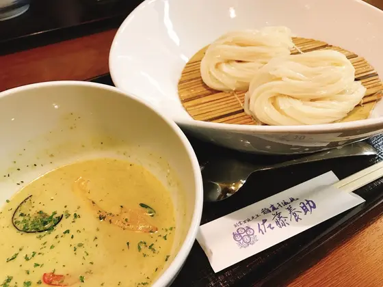 グリーンカレー × 稲庭うどん