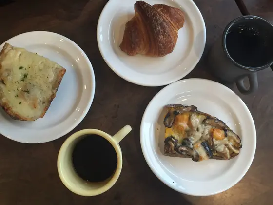 パンと珈琲のセットも。