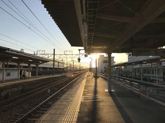 ホームからの夕日