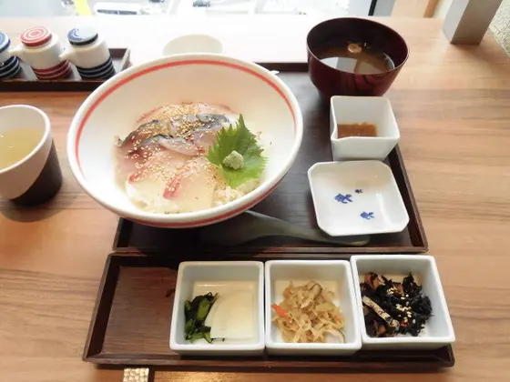 海鮮丼