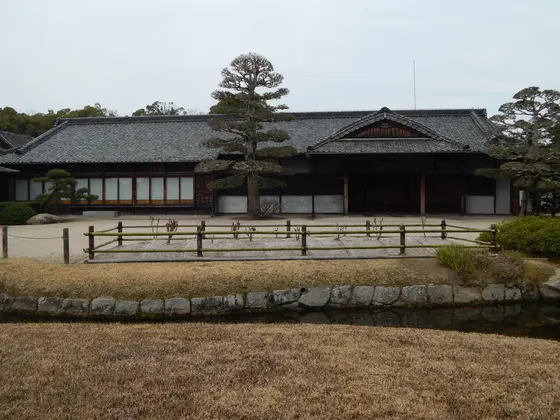 鶴鳴館
