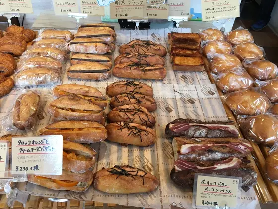 人気のクリームパンや明太フランスなど