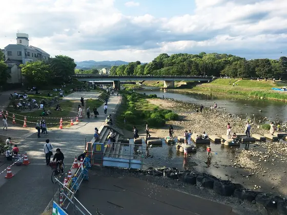 人が沢山！鴨川デルタ
