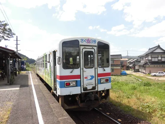 隼ラッピング列車