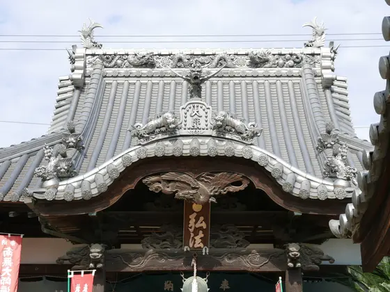 屋根に注目を