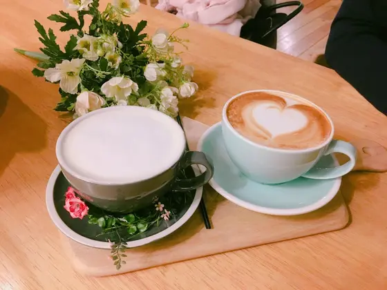 カフェラテとコグマラテ