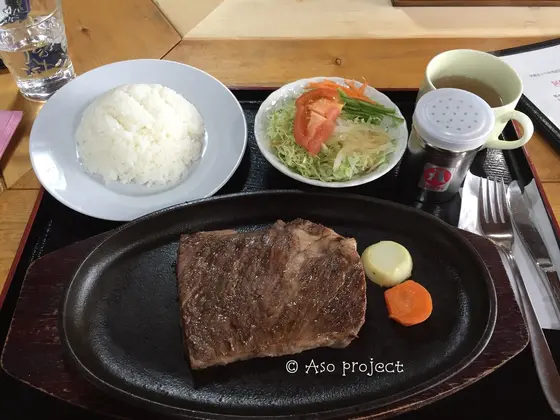 あか牛のステーキ
