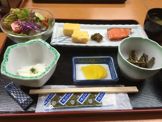 朝食