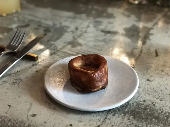 杏の焼きたてのパン