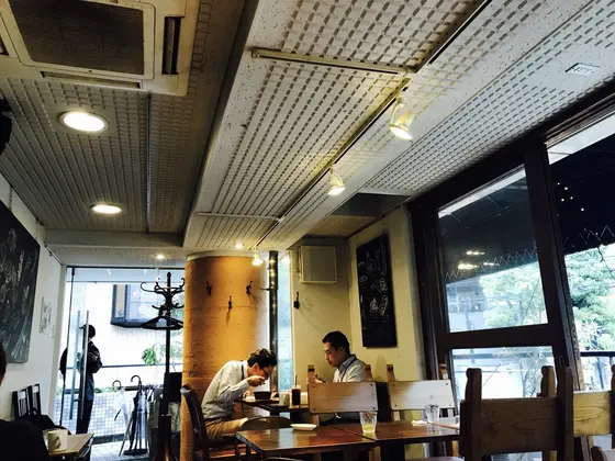 店内も広々