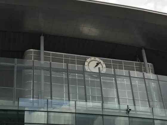 「CLOCK END」の時計