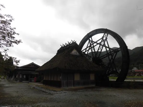 茅葺屋根