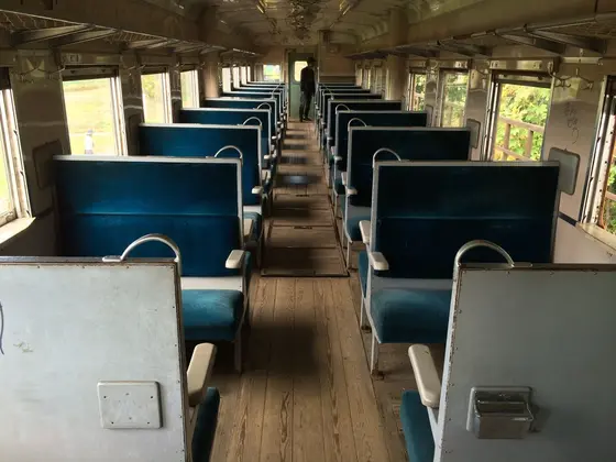 車両内も