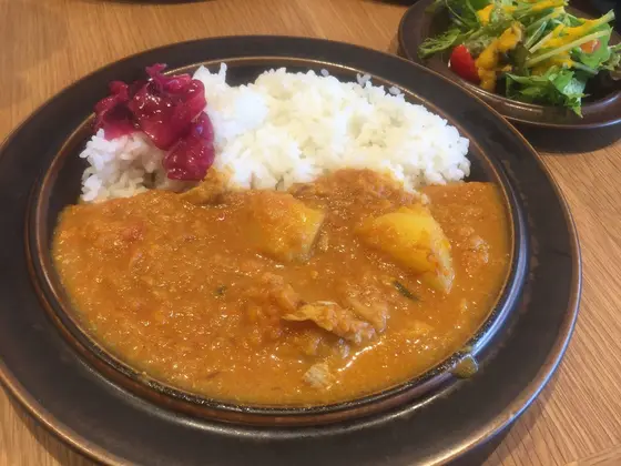 カレーランチは900円。