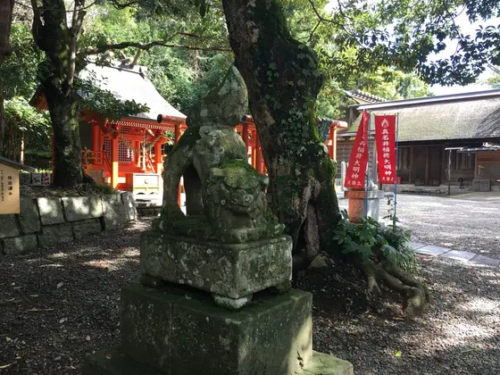 裏参道側の狛犬 吽形