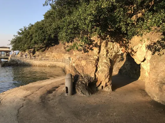 上陸地隣