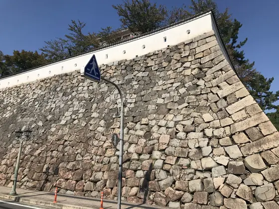 近すぎる福山城