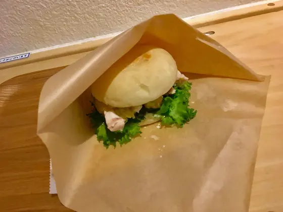 蒸し鶏のサンド