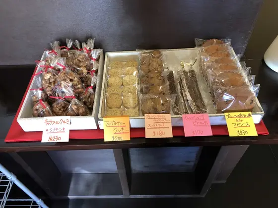 焼き菓子も販売してます