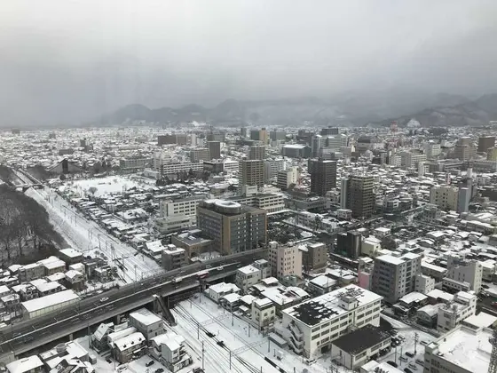 霞城セントラル展望ロビーからの景色１